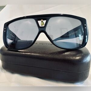 Louis Vuitton Black and gold Acetate Peridot Bindi Sunglasses